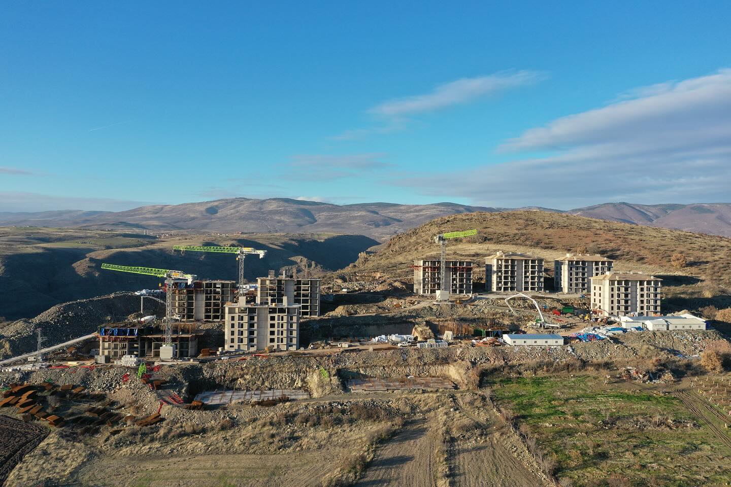Ankara İli Güdül İlçesi  212 Adet Konut Ve 1 Adet 3 Dükkanlı Ticaret Merkezi̇ İnşaatı İle Altyapı Ve Çevre Düzenlemesi̇